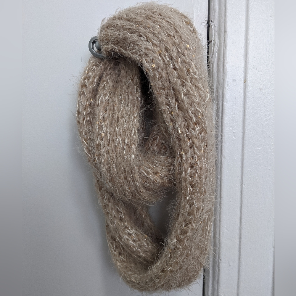 🪻Fuzzy Sequined Infinity Scarf